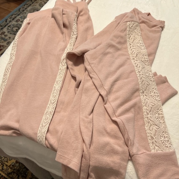 Anthropology Flora Nikrooz  pink lounge set - Picture 3 of 8